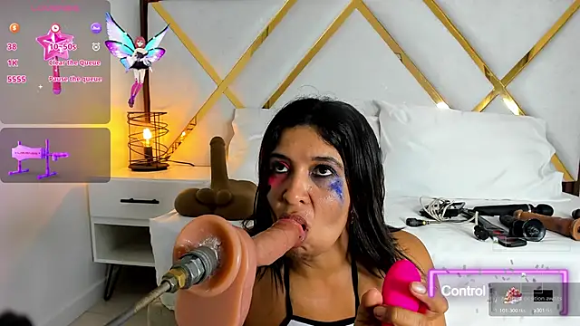 Snapshot of Slut_Milf_ chatting on 10/15/25, 09:23 Slut Milf  online show from 10/15/25, 09:23