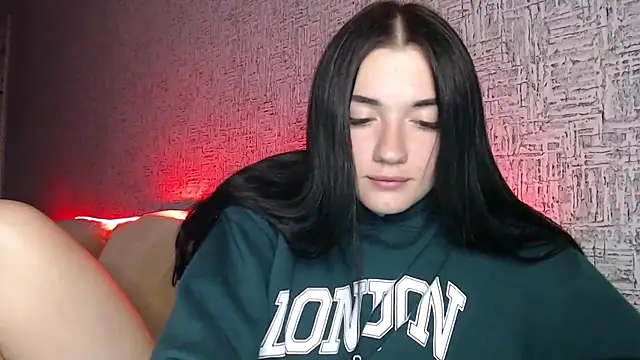 Snapshot of Liana_diva chatting on 09/26/25, 02:13 Liana diva online show from 09/26/25, 02:13