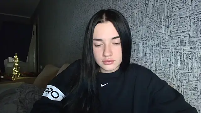 Liana diva online show from 12/19/25, 06:43