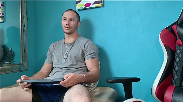 Snapshot of AxelFairchaild chatting on 09/28/25, 01:29 AxelFairchaild online show from 09/28/25, 01:29