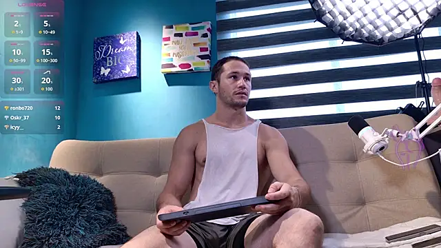 Snapshot of AxelFairchaild chatting on 09/13/25, 01:11 AxelFairchaild online show from 09/13/25, 01:11