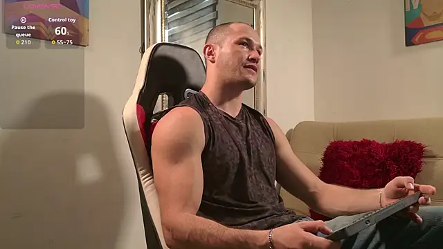 Snapshot of AxelFairchaild chatting on 06/16/26, 01:33 AxelFairchaild online show from 06/16/26, 01:33