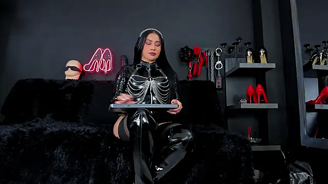 DelaneyStone online show from 10/08/25, 08:53