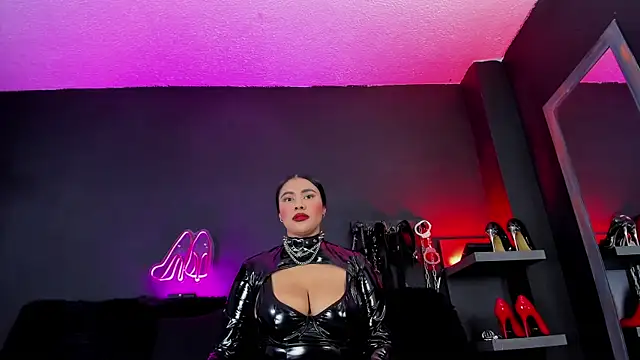 Snapshot of DelaneyStone chatting on 12/22/25, 08:42 DelaneyStone online show from 12/22/25, 08:42