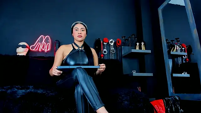 DelaneyStone online show from 09/22/25, 09:32