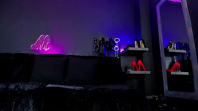 DelaneyStone online show from 12/20/25, 09:17