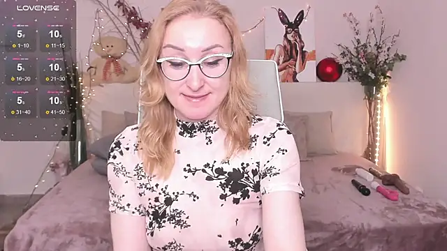 Snapshot of MadissonKiss chatting on 12/02/25, 02:45 MadissonKiss online show from 12/02/25, 02:45