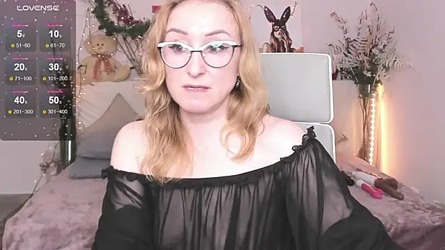 Snapshot of MadissonKiss chatting on 12/03/25, 03:29 MadissonKiss online show from 12/03/25, 03:29