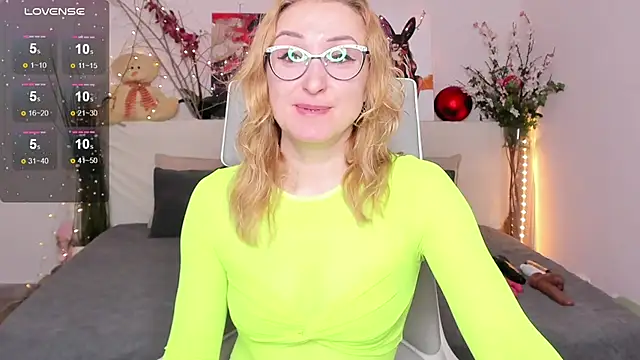 Snapshot of MadissonKiss chatting on 11/17/25, 01:09 MadissonKiss online show from 11/17/25, 01:09