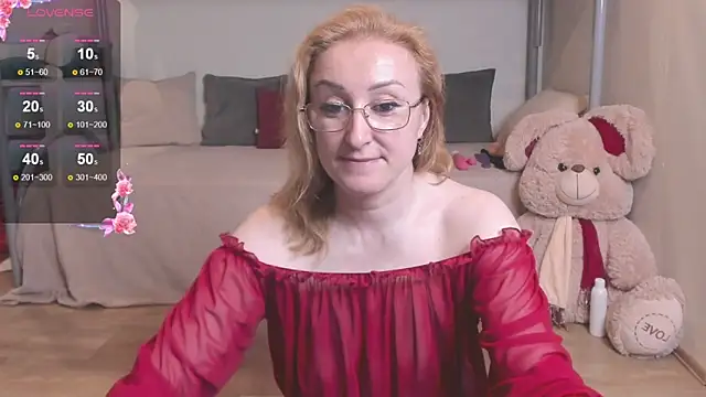 Snapshot of MadissonKiss chatting on 06/21/26, 11:10 MadissonKiss online show from 06/21/26, 11:10
