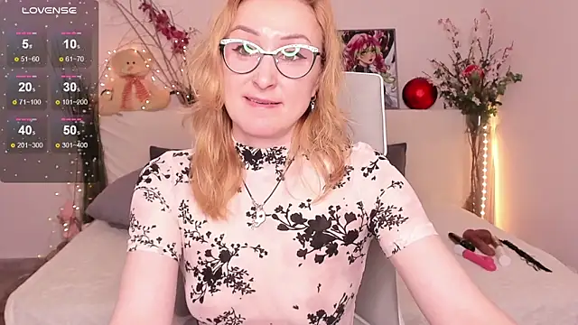 Snapshot of MadissonKiss chatting on 11/05/25, 02:47 MadissonKiss online show from 11/05/25, 02:47