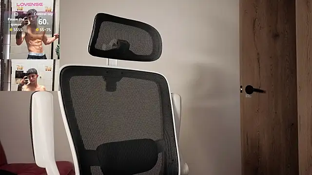 Cristopher23  online show from 12/15/25, 09:37