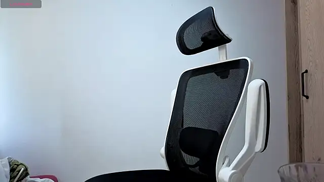 Cristopher23  online show from 11/06/25, 12:31