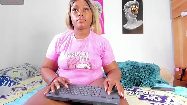 Lilybaudinx96 online show from 10/08/25, 08:20