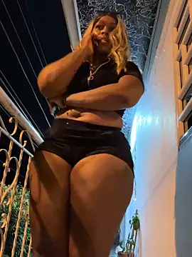 Snapshot of Lilybaudinx96 chatting on 01/06/26, 05:44 Lilybaudinx96 online show from 01/06/26, 05:44