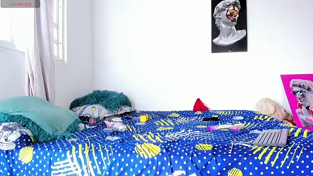 Lilybaudinx96 online show from 11/29/25, 05:24