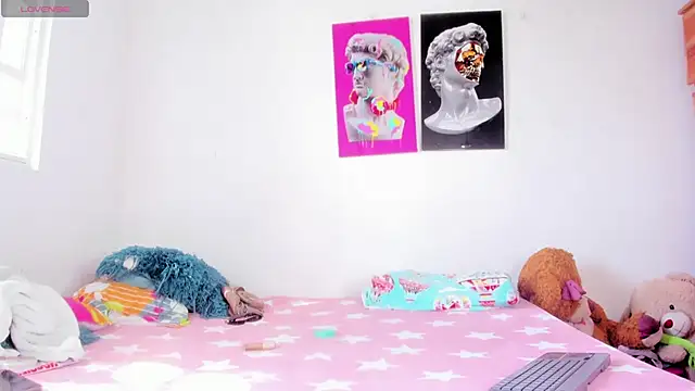 Lilybaudinx96 online show from 11/01/25, 08:14