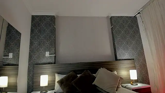 Snapshot of Mistyca chatting on 10/23/25, 10:25 Mistyca online show from 10/23/25, 10:25