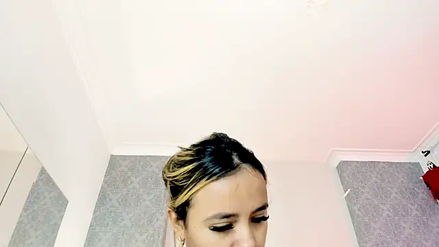 Snapshot of Mistyca chatting on 10/28/25, 10:58 Mistyca online show from 10/28/25, 10:58