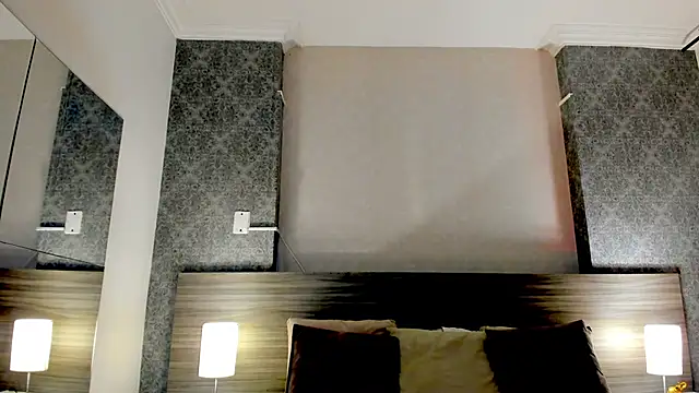 Snapshot of Mistyca chatting on 10/21/25, 10:58 Mistyca online show from 10/21/25, 10:58