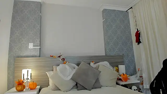 Snapshot of Mistyca chatting on 10/24/25, 10:47 Mistyca online show from 10/24/25, 10:47