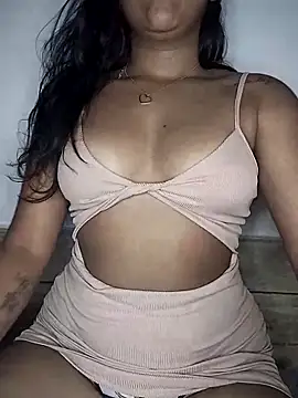 Snapshot of momopretinha chatting on 01/05/25, 03:23 momopretinha online show from 01/05/25, 03:23