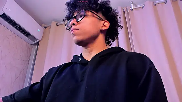 AkazaBoy  online show from 03/19/26, 06:13