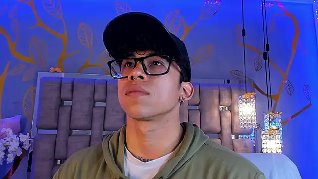 AkazaBoy  online show from 12/02/25, 04:25