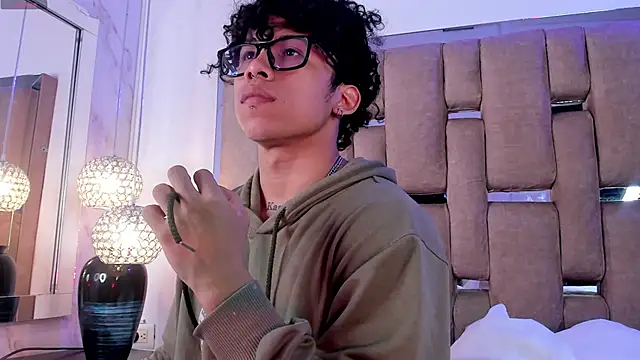 AkazaBoy  online show from 03/04/26, 05:04