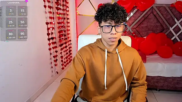 Snapshot of AkazaBoy_ chatting on 02/18/25, 04:15 AkazaBoy online show from 02/18/25, 04:15
