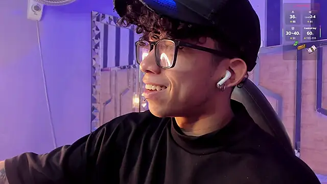 AkazaBoy  online show from 03/28/26, 05:19