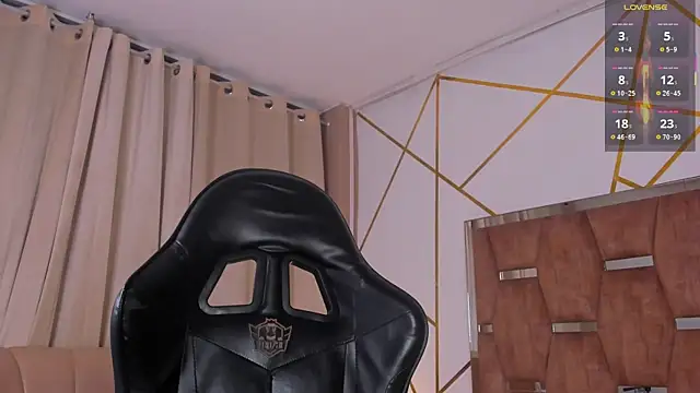 AkazaBoy  online show from 04/09/26, 06:19