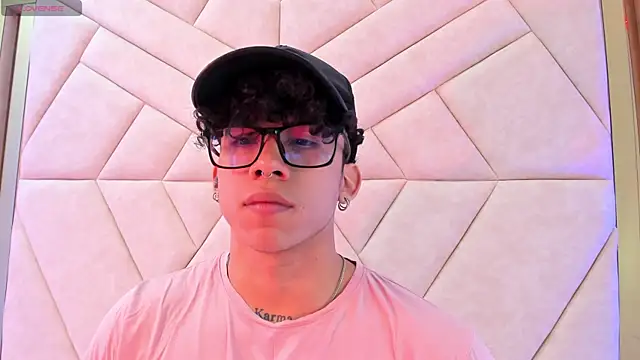 AkazaBoy  online show from 11/17/25, 04:27