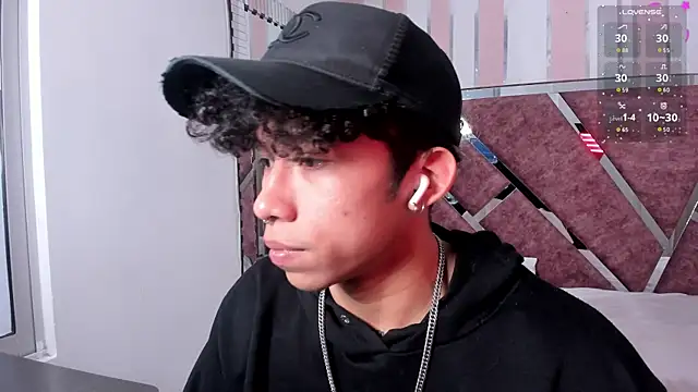 AkazaBoy  online show from 05/16/26, 04:22