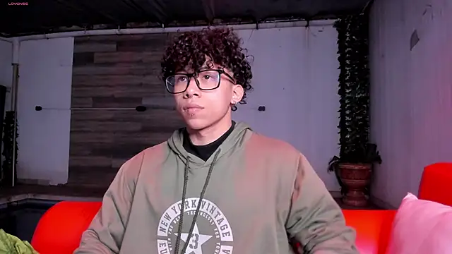 AkazaBoy  online show from 03/15/26, 05:25