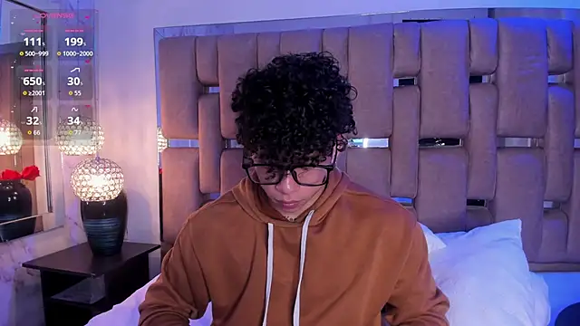 AkazaBoy  online show from 11/23/25, 04:44