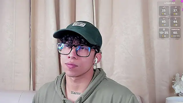 AkazaBoy  online show from 03/02/26, 04:35