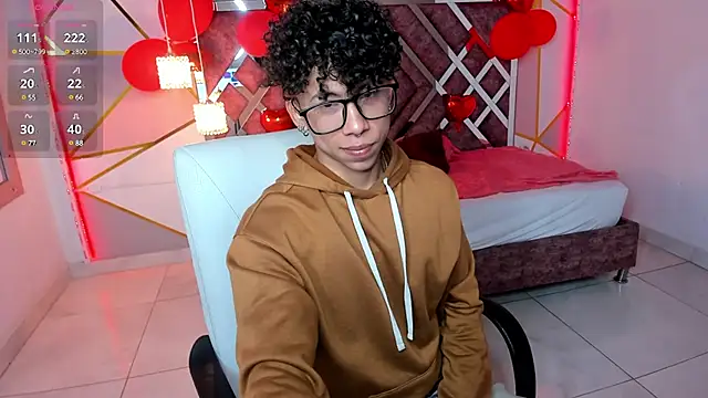 Snapshot of AkazaBoy_ chatting on 02/12/25, 04:12 AkazaBoy online show from 02/12/25, 04:12