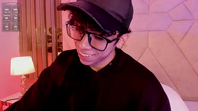 AkazaBoy  online show from 05/18/26, 05:34