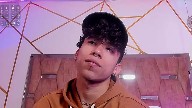 AkazaBoy  online show from 04/13/26, 05:00