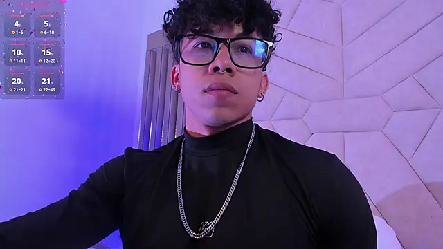 AkazaBoy  online show from 11/05/25, 05:21