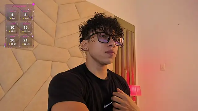 AkazaBoy  online show from 11/06/25, 04:49