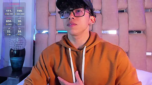 AkazaBoy  online show from 11/22/25, 04:44