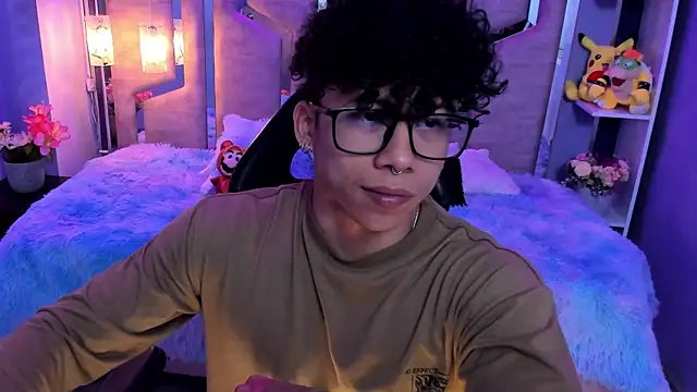 AkazaBoy  online show from 11/13/25, 04:05