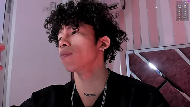 AkazaBoy  online show from 06/02/26, 04:56