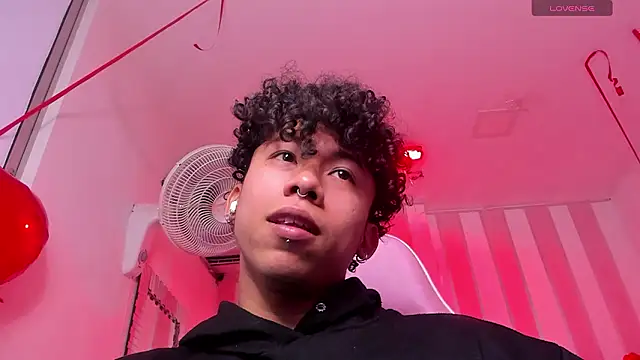 AkazaBoy  online show from 02/11/26, 04:56