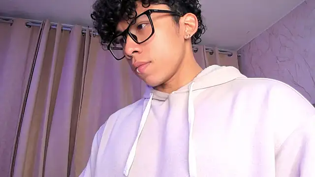 AkazaBoy  online show from 01/09/26, 04:52