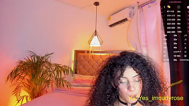 Snapshot of CurlyRose__ chatting on 10/03/25, 10:11 CurlyRose online show from 10/03/25, 10:11