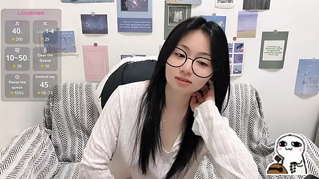 Snapshot of LiLiYbaby chatting on 04/26/26, 06:43 LiLiYbaby online show from 04/26/26, 06:43