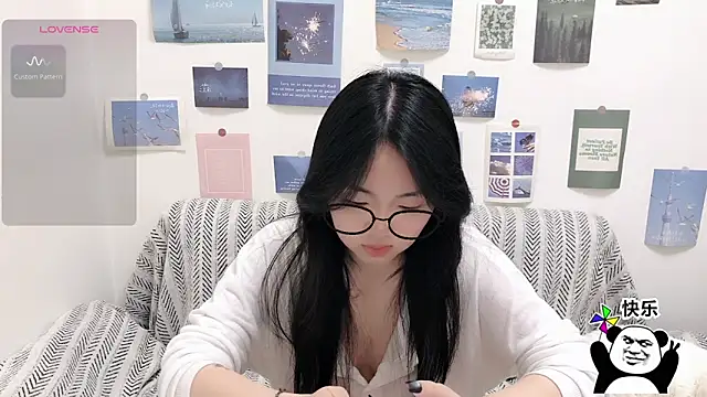 Snapshot of LiLiYbaby chatting on 12/16/25, 06:28 LiLiYbaby online show from 12/16/25, 06:28